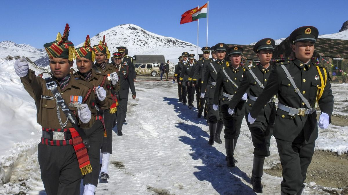 Indian and Chinese troops in Ladakh